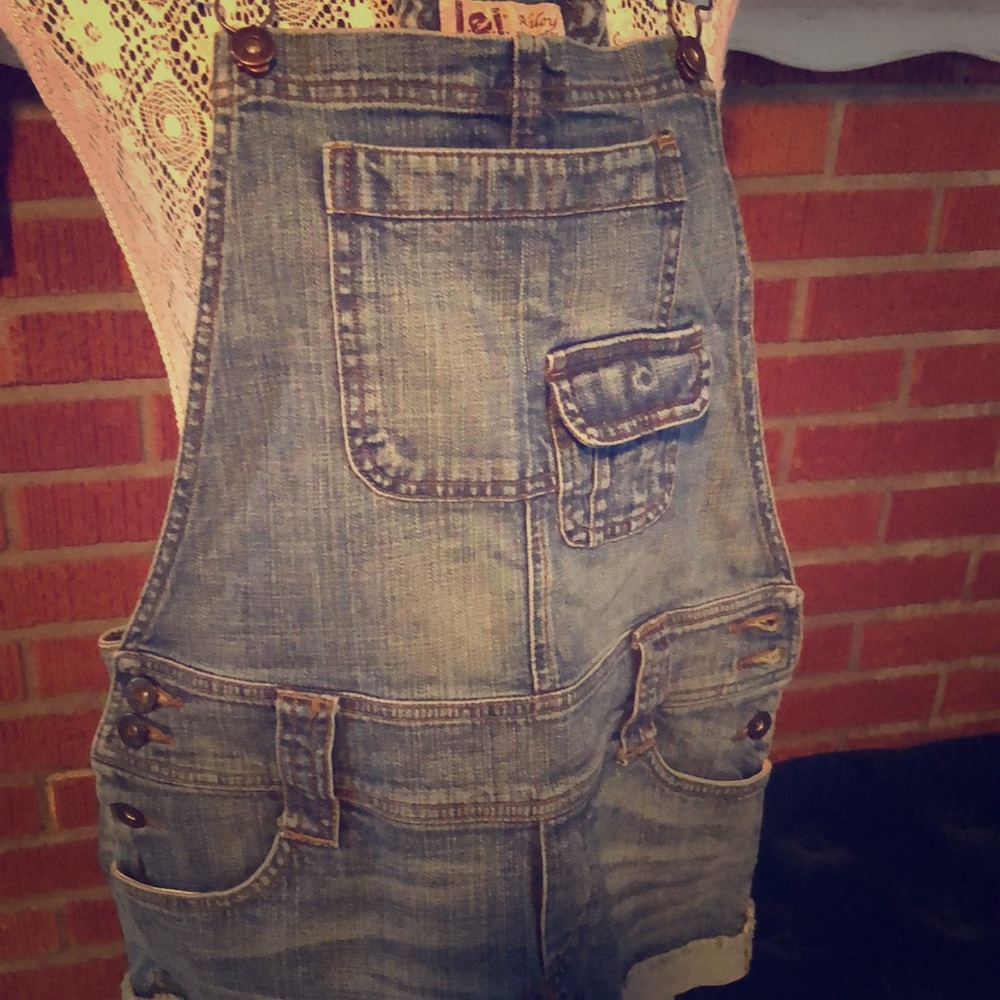 L.E.I Denim Overall Shorts Overalls / Jean Jumper